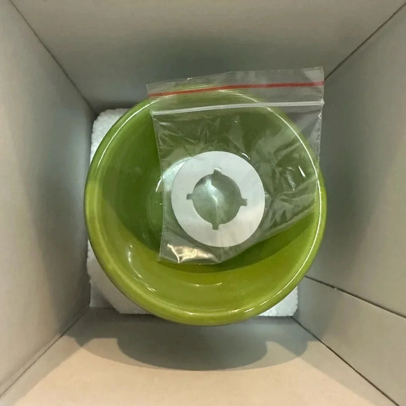 SCENTSY GROTTO GREEN FERN PLUG IN WARMER- New in Box - Picture 7 of 7